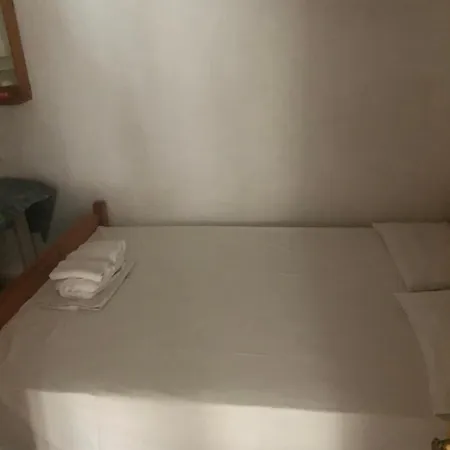 Villa Anna Flogita Hotel apartamentowy