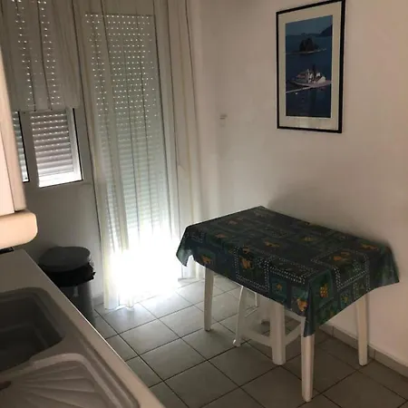 Hotel apartamentowy Villa Anna Flogita Flogita